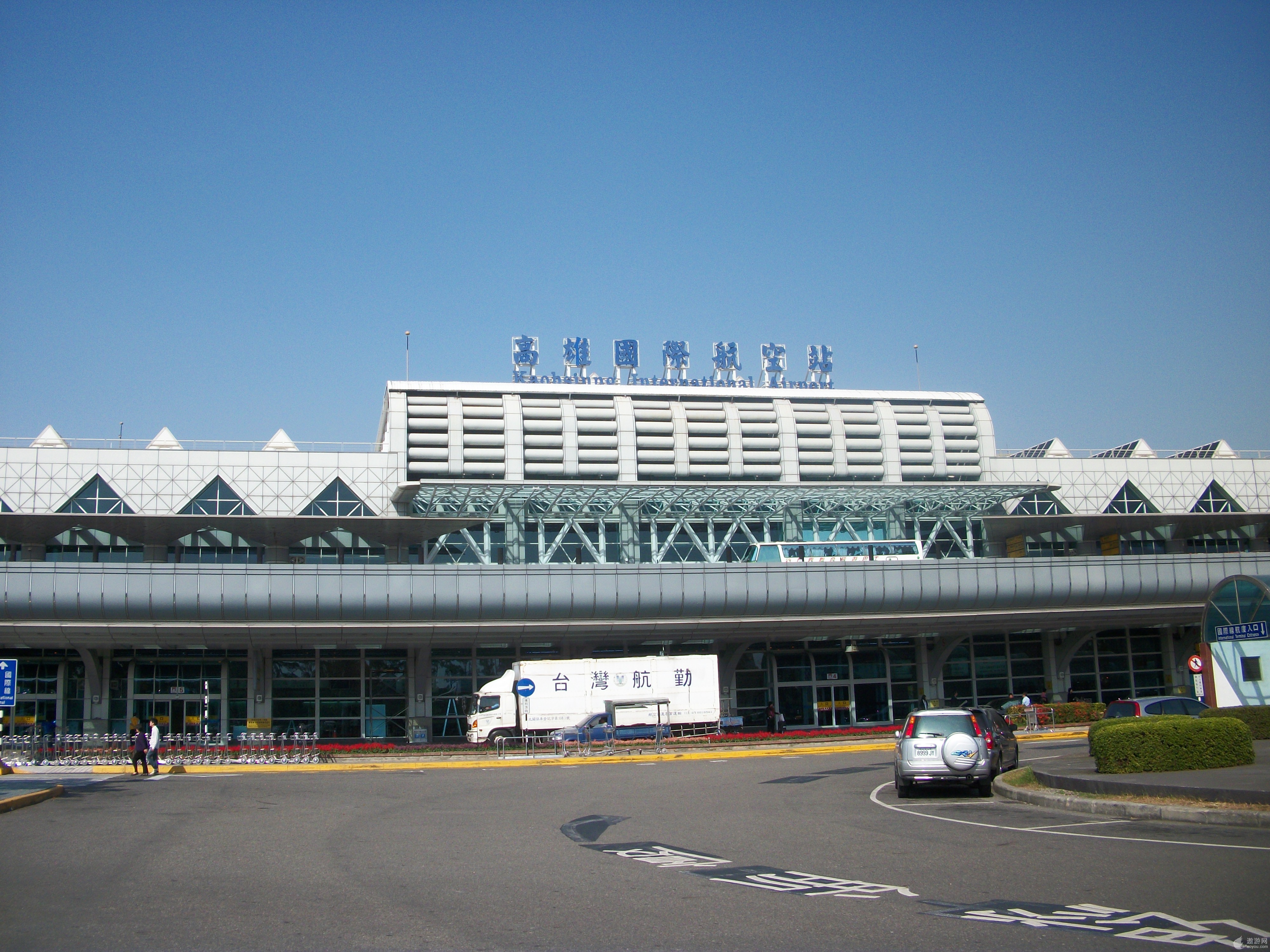 大陆游客前往台湾通常会在台北桃园,松山,高雄这三个机场下飞机,从